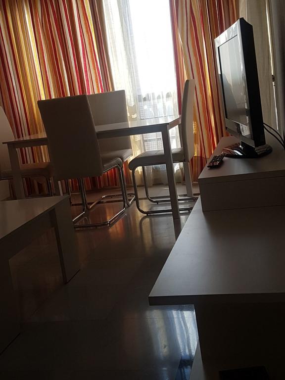 Apartamento Victoria Sevilla Buitenkant foto